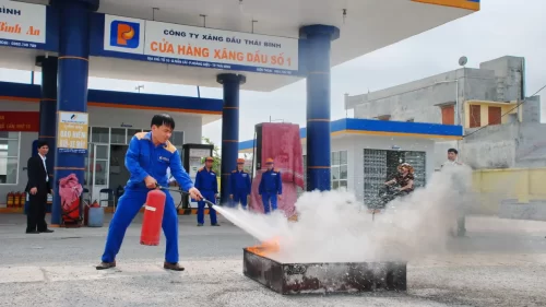 Cách chữa cháy xăng dầu